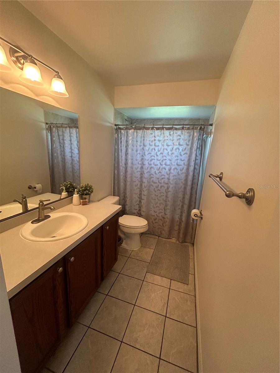 KINGS CREST PH 01 - Residential Lease