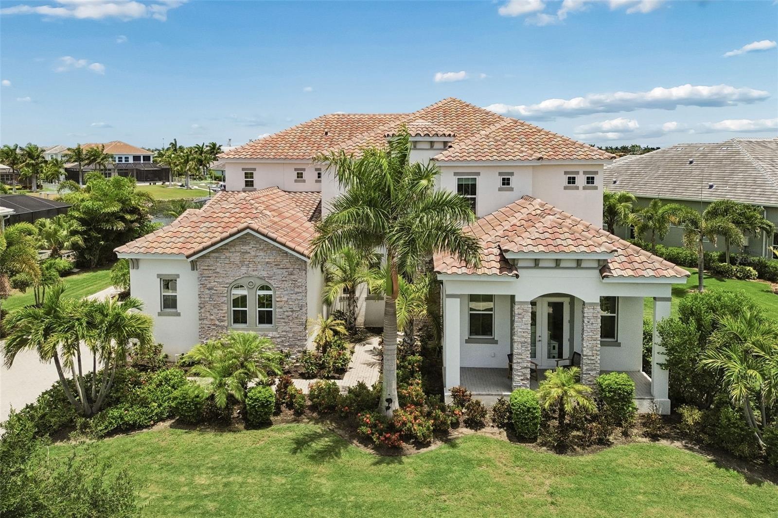 823 MANNS HARBOR DRIVE