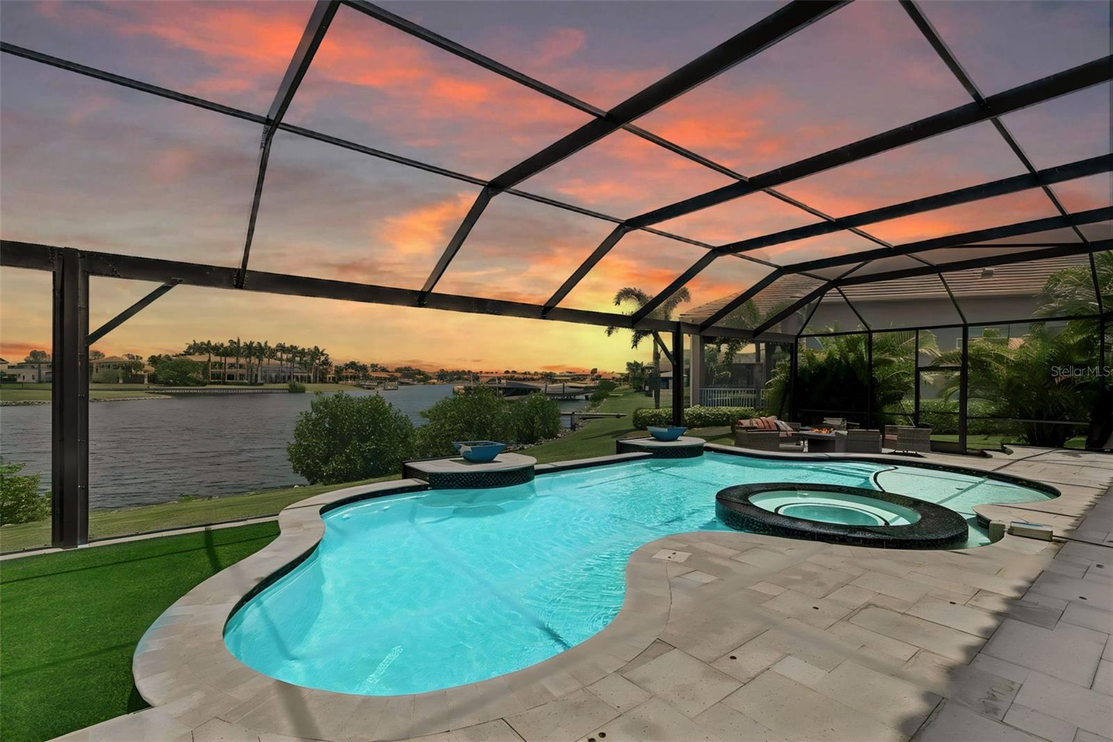 823 MANNS HARBOR DRIVE