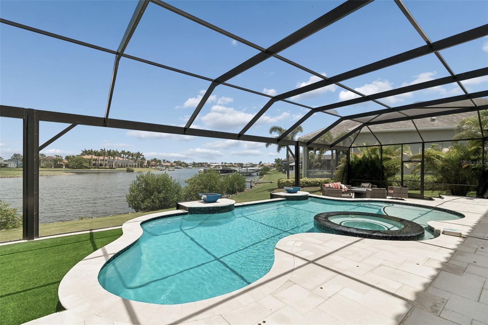 823 MANNS HARBOR DRIVE