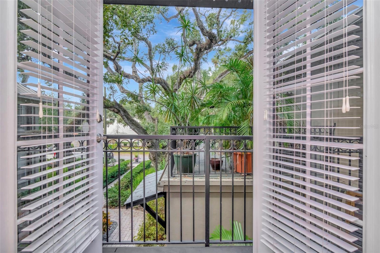 POYDRAS TWNHS - Residential Lease