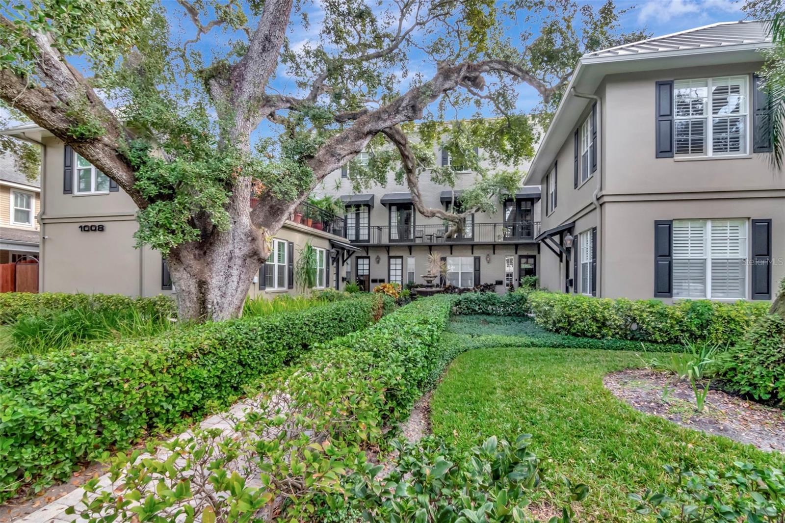 POYDRAS TWNHS - Residential Lease