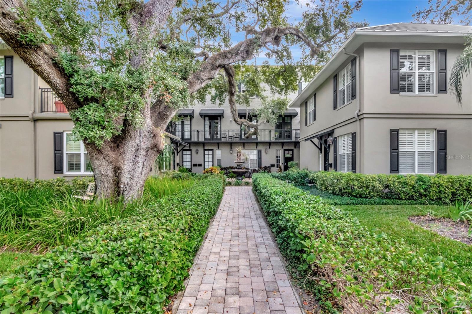 POYDRAS TWNHS - Residential Lease