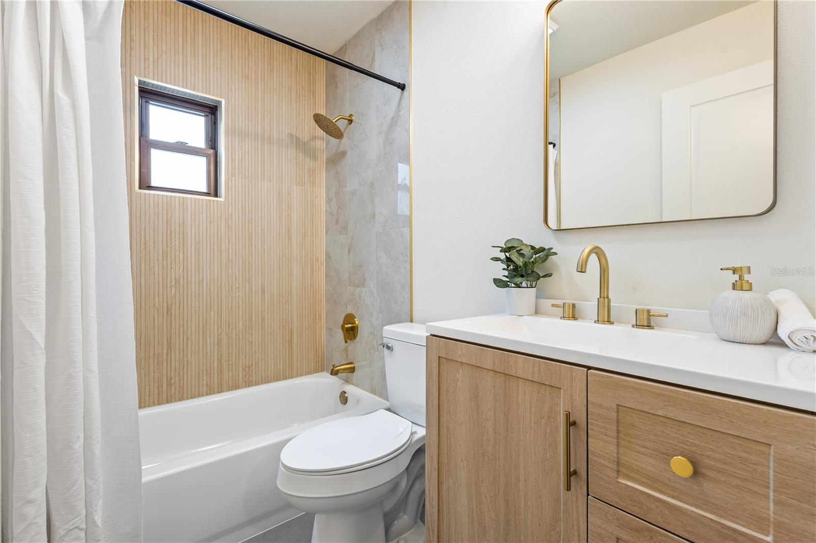 CYPRESS POINT - Residential