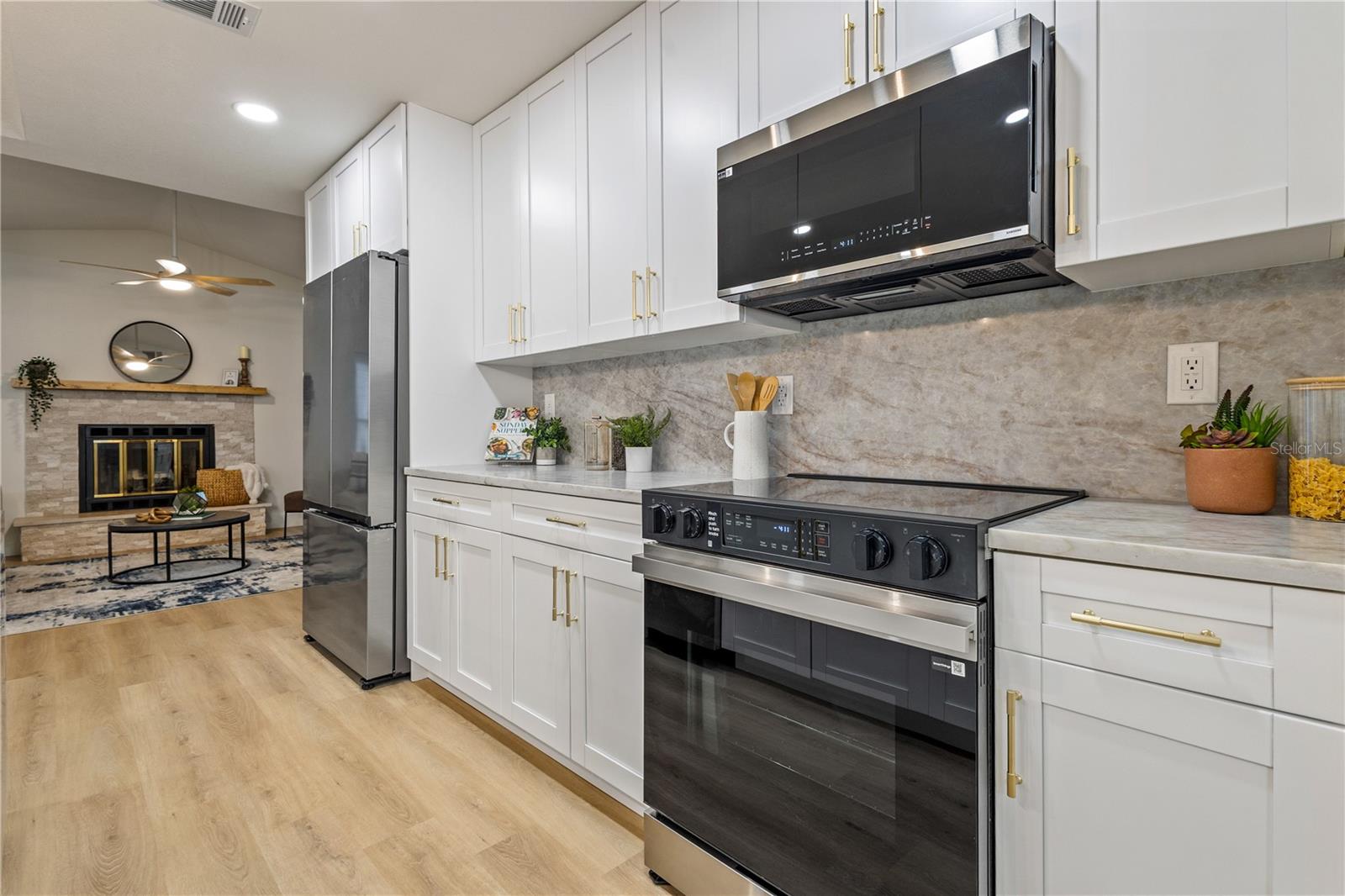 CYPRESS POINT - Residential