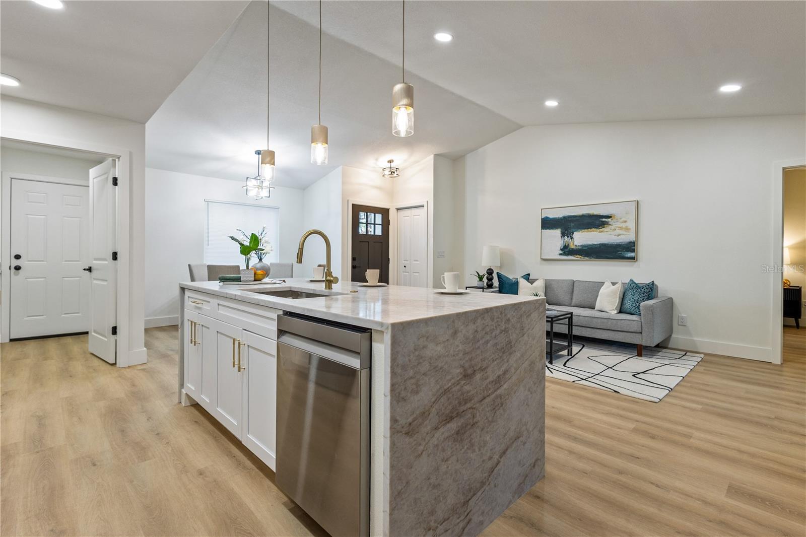 CYPRESS POINT - Residential