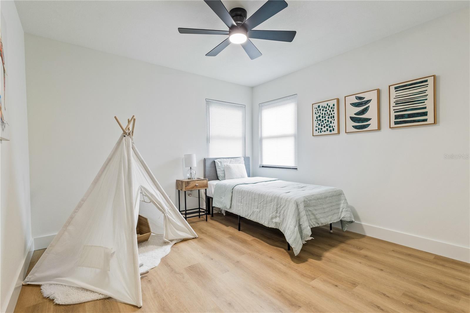 CYPRESS POINT - Residential