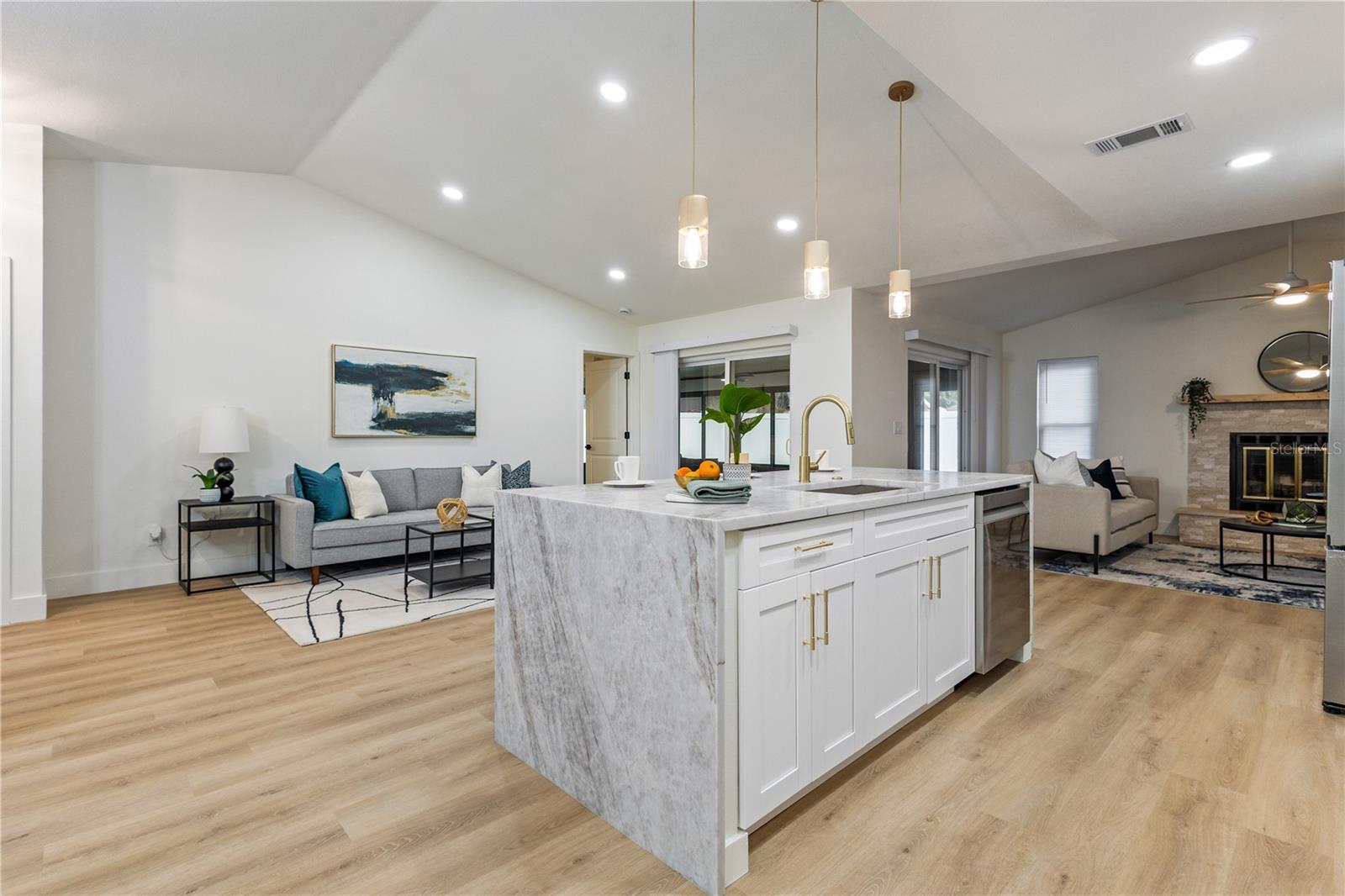 CYPRESS POINT - Residential