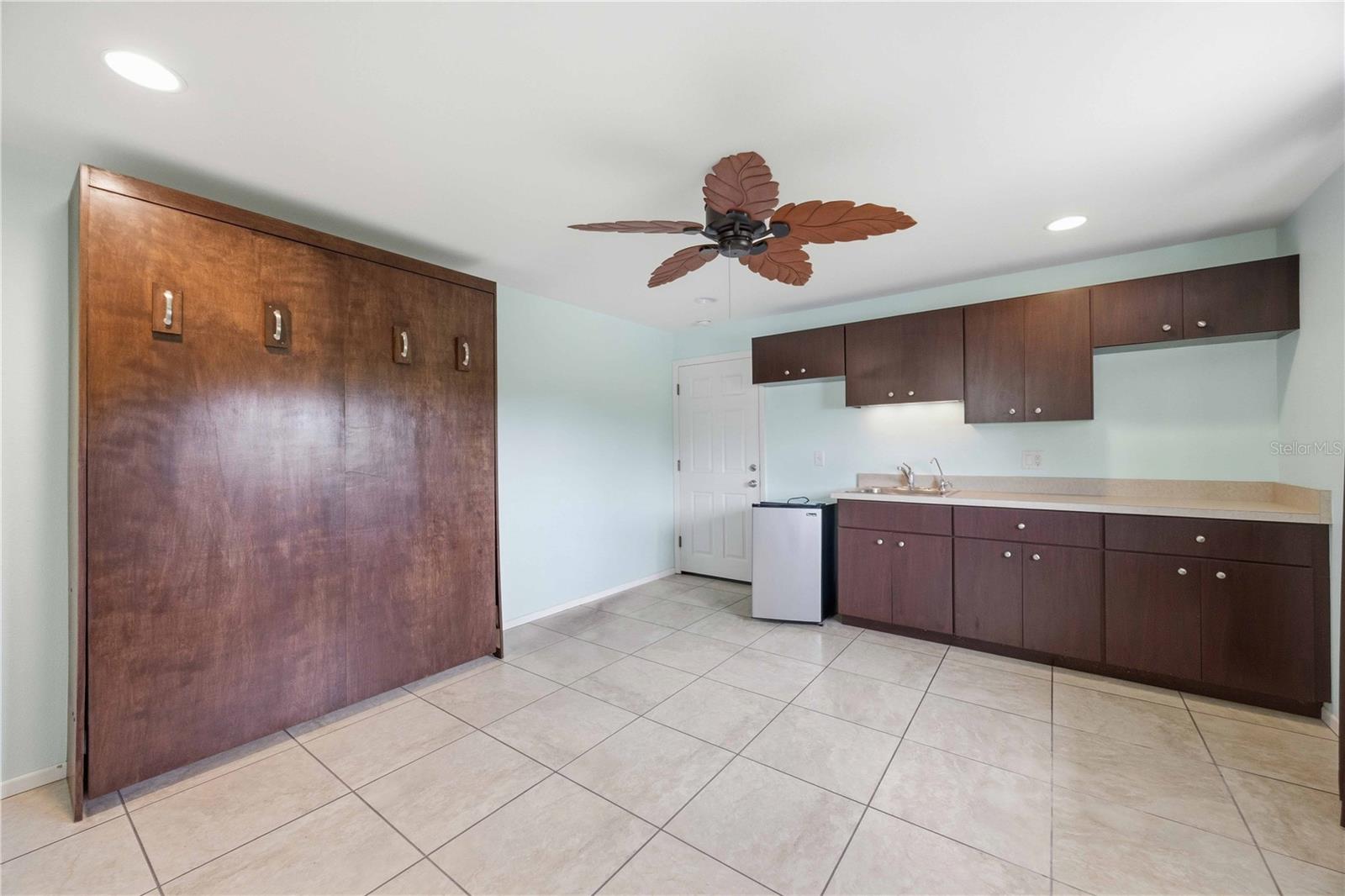 BEACH VILLAGE - Residential