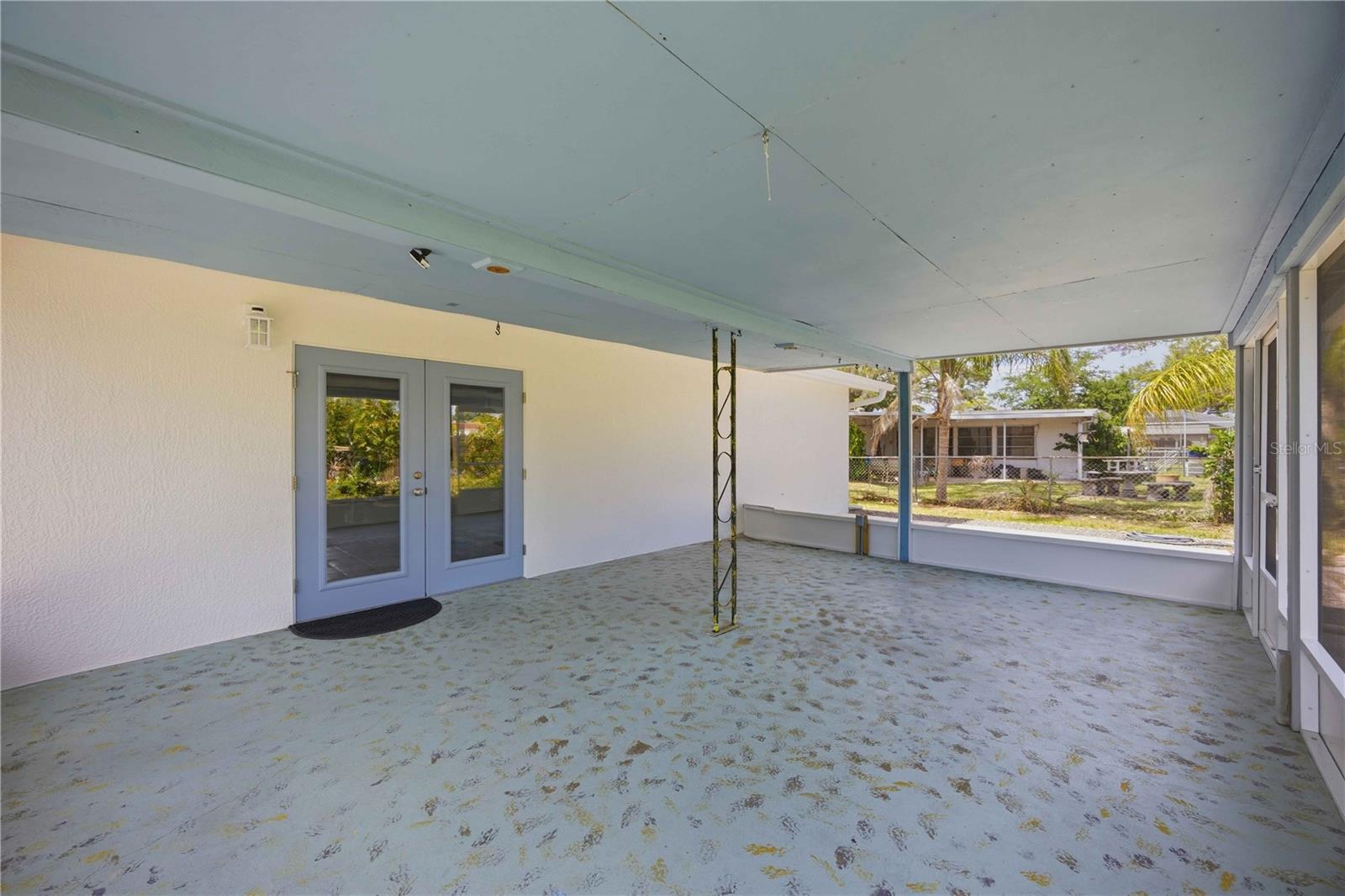 BEACH VILLAGE - Residential