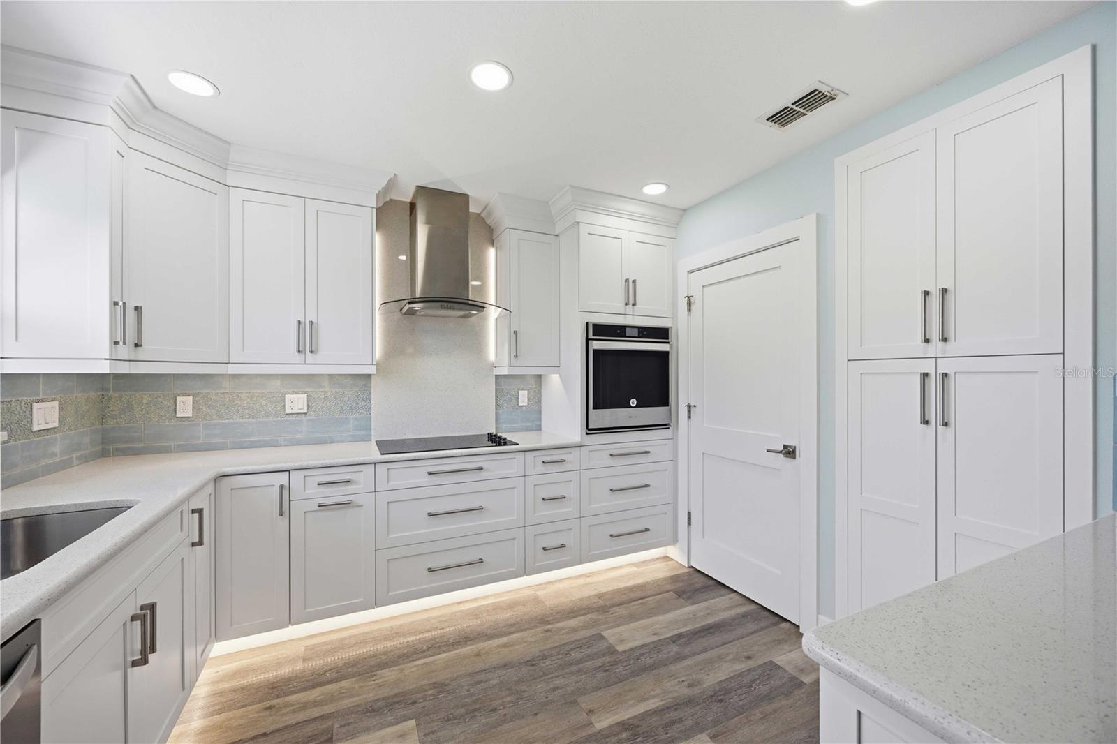 BEACH VILLAGE - Residential