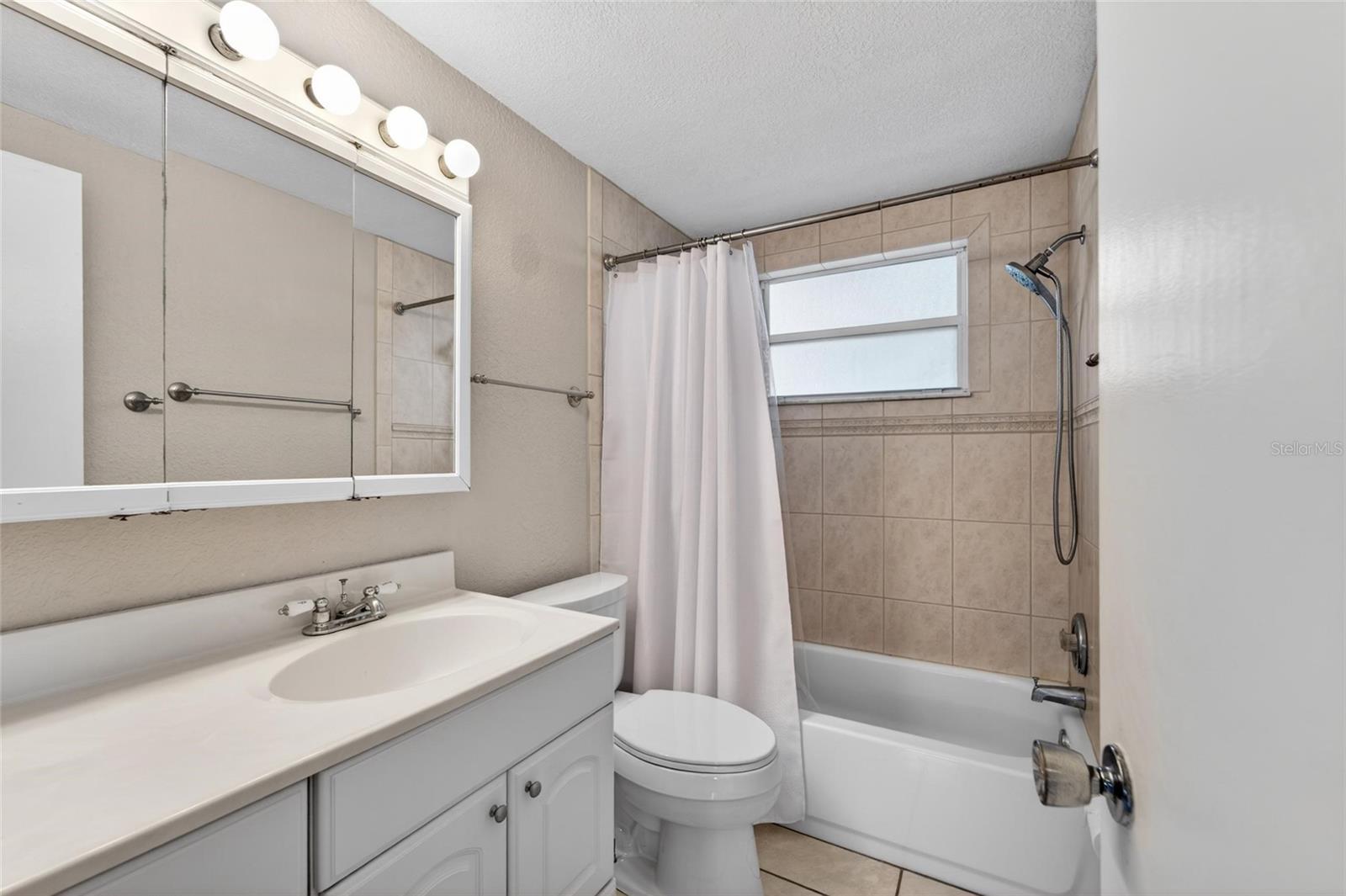 FAIRVIEW ESTATES - Residential