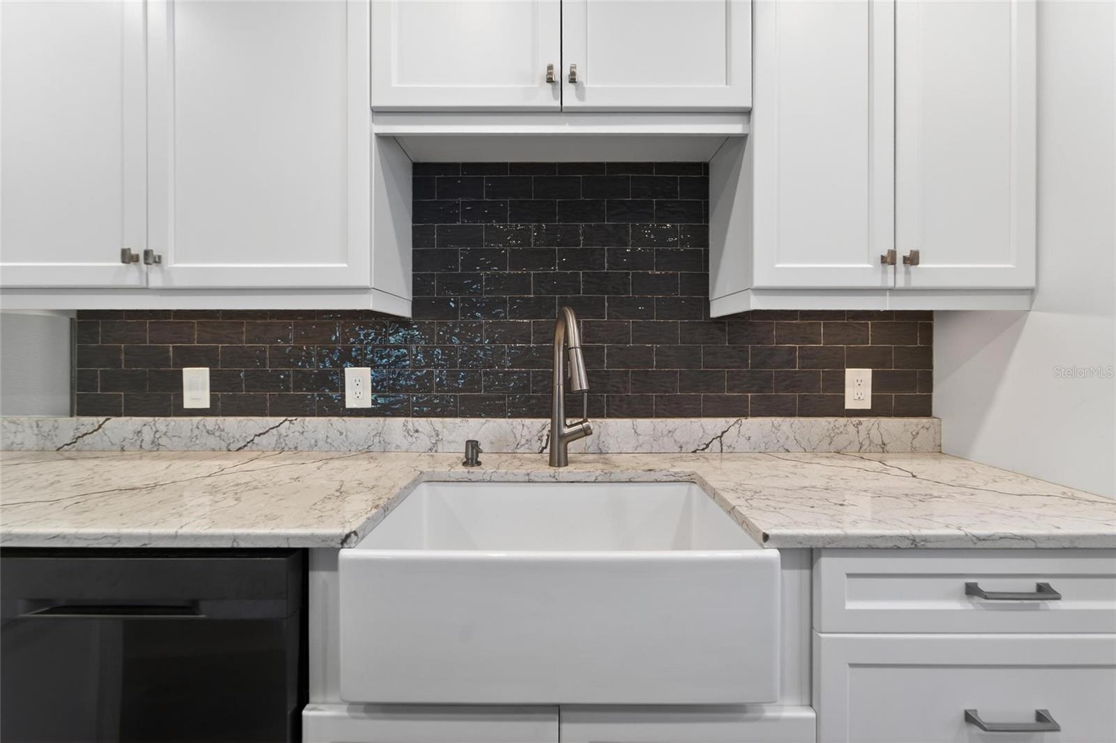FAIRVIEW ESTATES - Residential