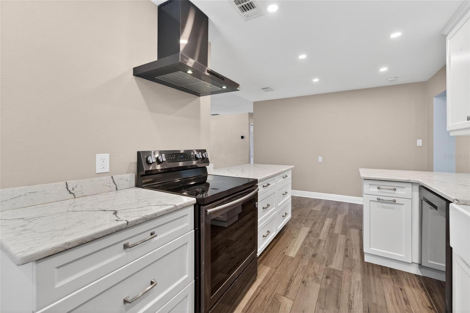 FAIRVIEW ESTATES - Residential