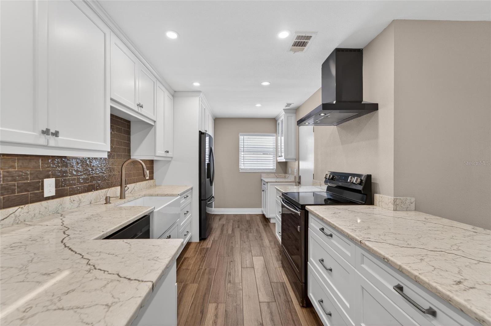 FAIRVIEW ESTATES - Residential