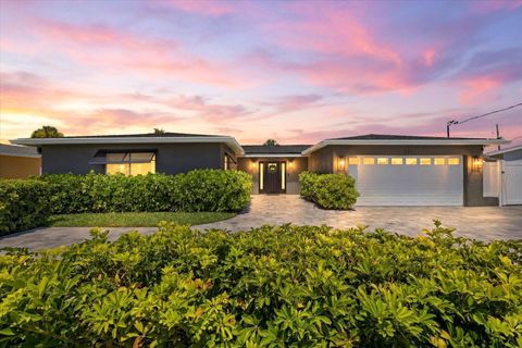 Photo of 121 79th Street S, St Petersburg, FL 33707 (MLS # TB8523497)