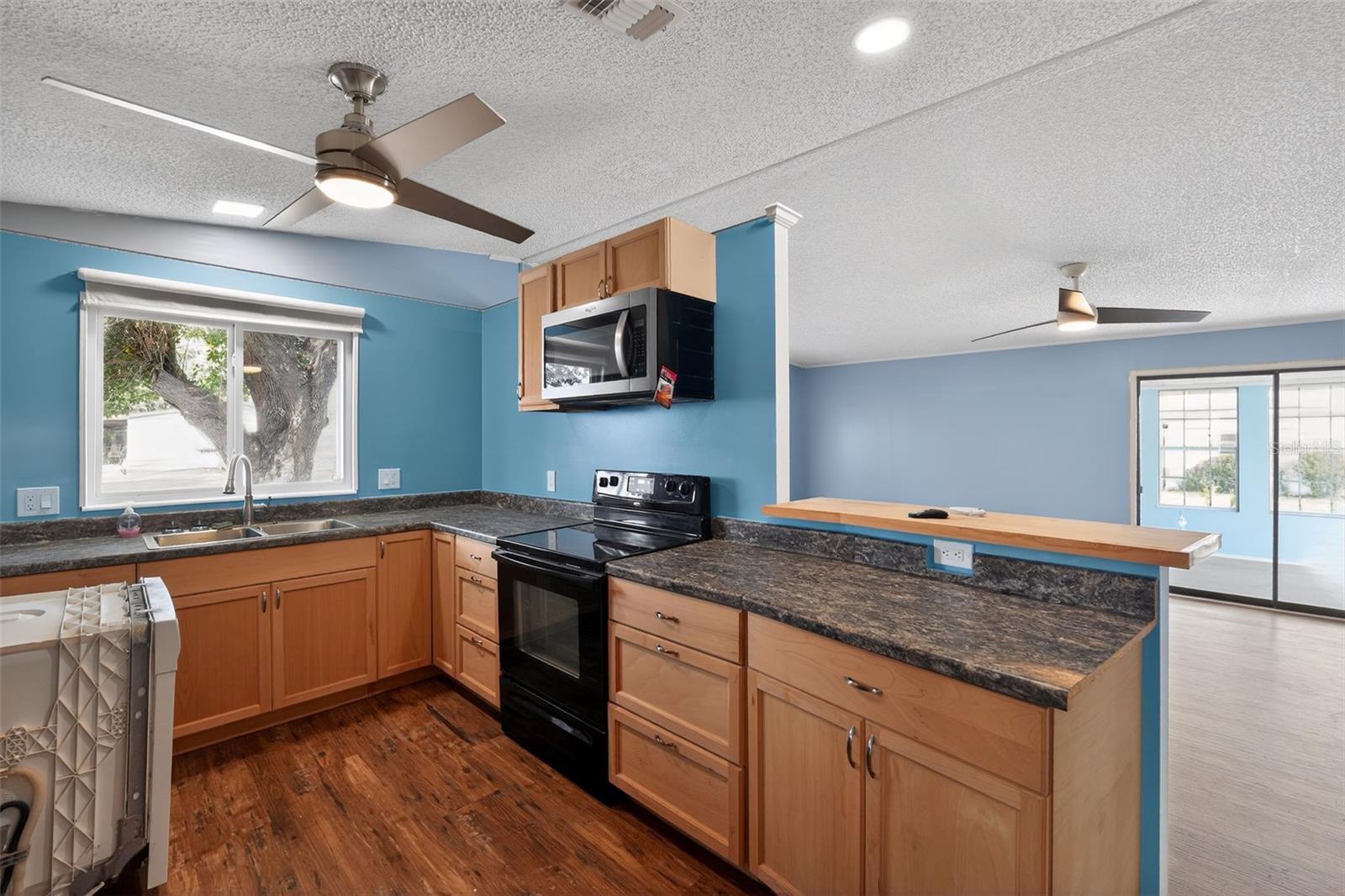 LEMON BAY ISLES PH 02 - Residential