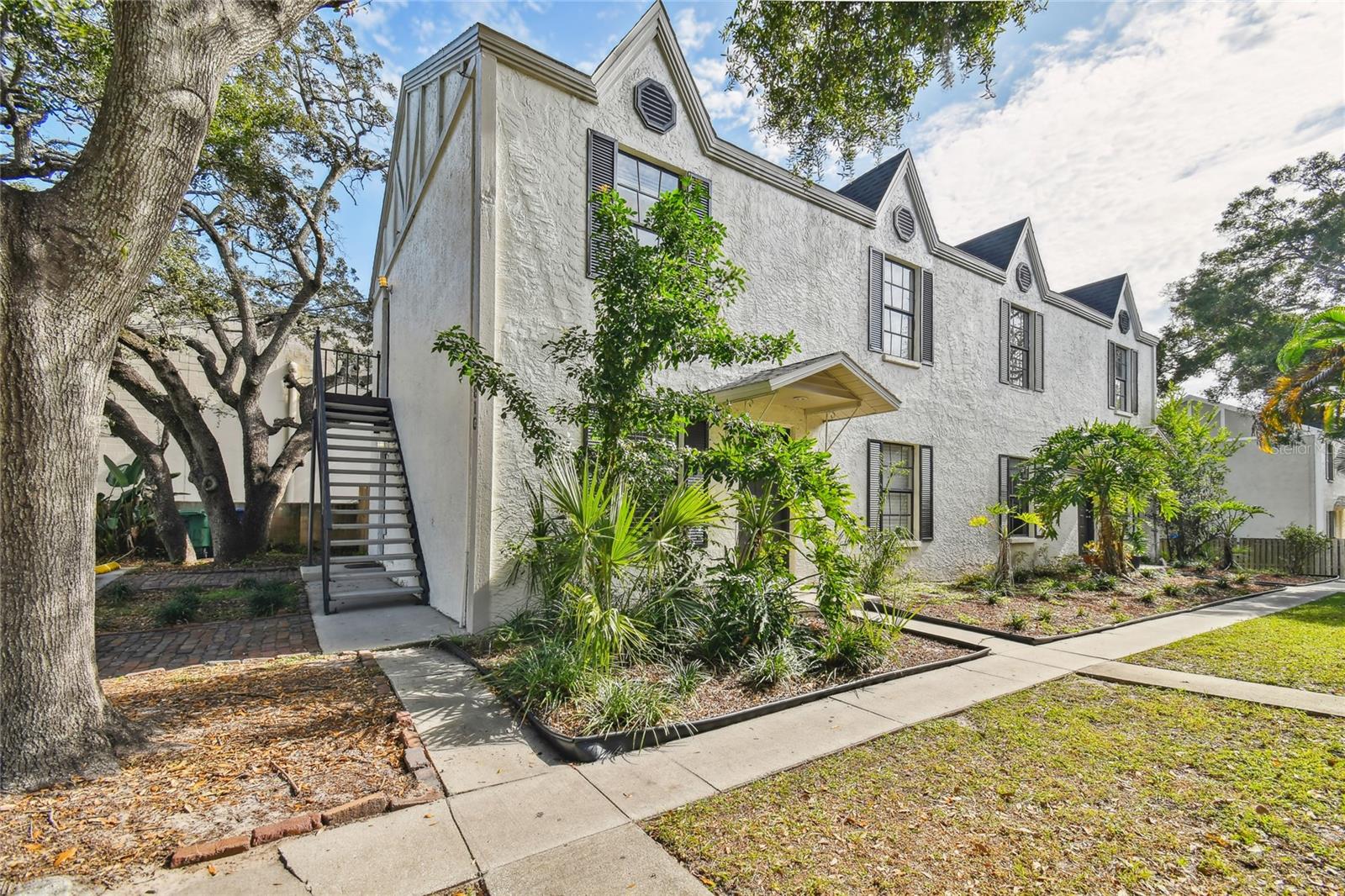 ALLENS SUB - Residential Lease