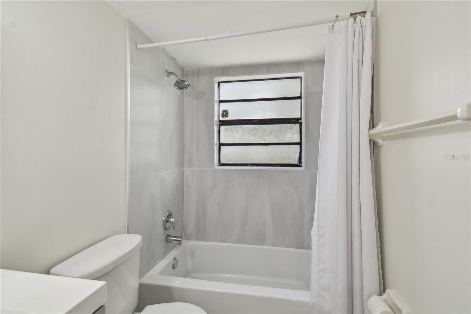 ALLENS SUB - Residential Lease