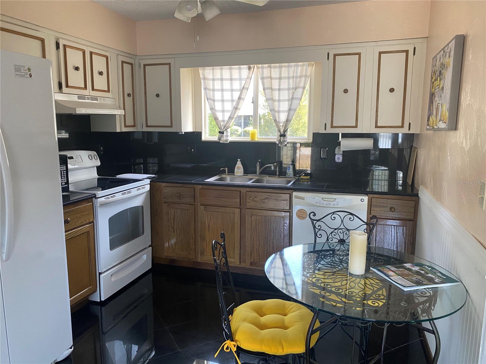 OAK RUN - Residential Lease