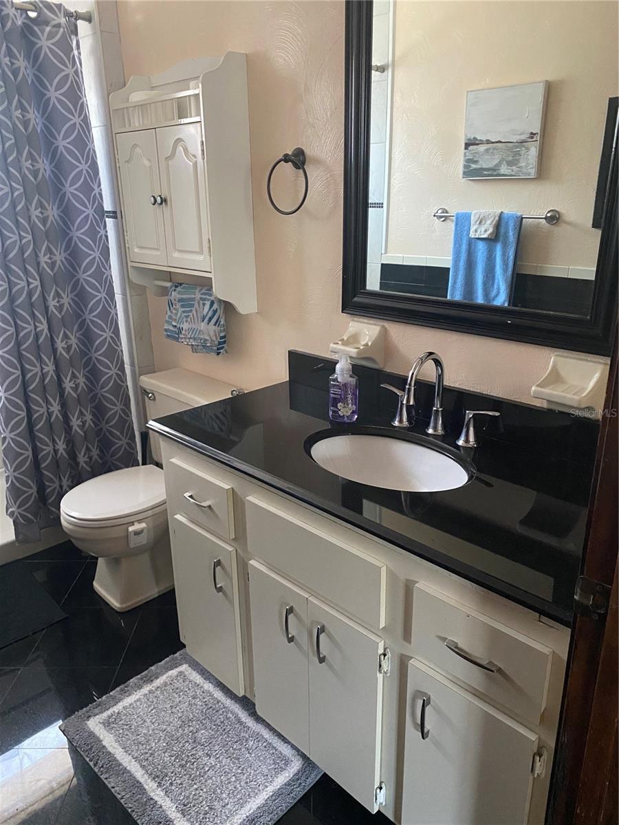 OAK RUN - Residential Lease