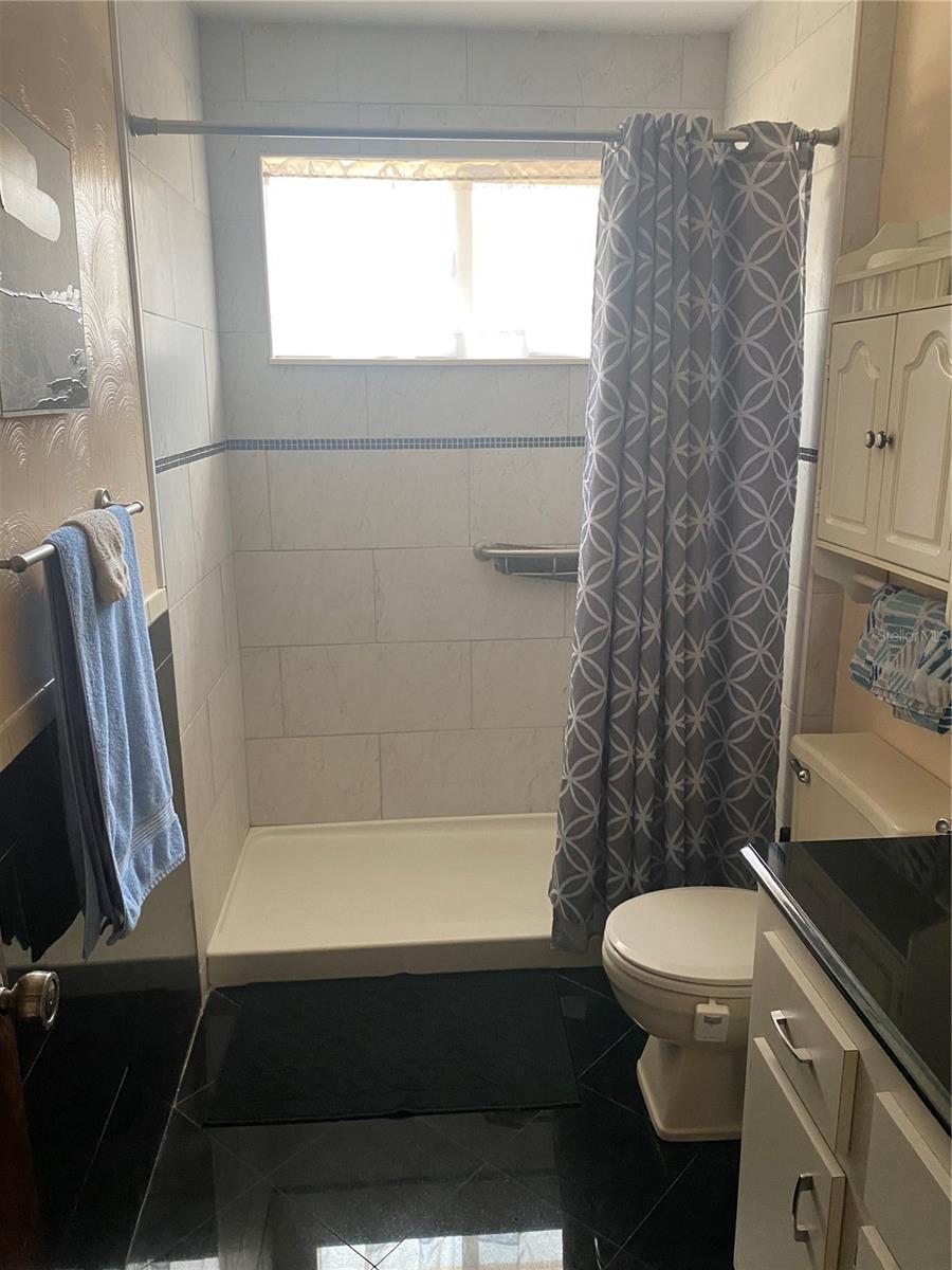 OAK RUN - Residential Lease