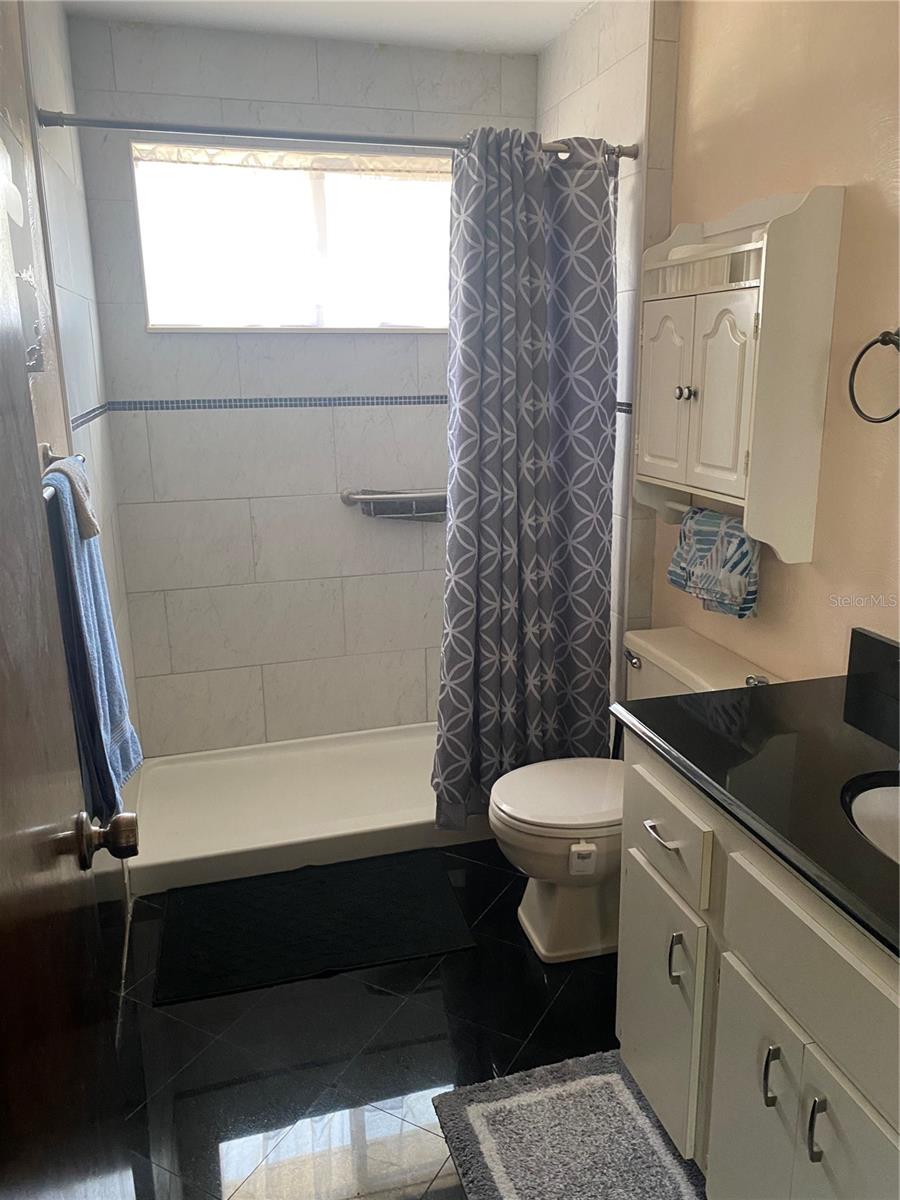 OAK RUN - Residential Lease