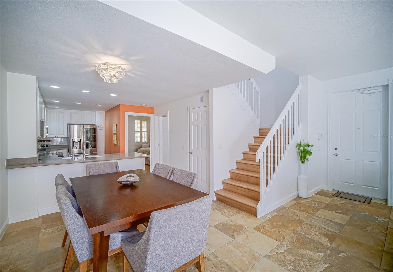 8523 LEATHERLEAF LANE