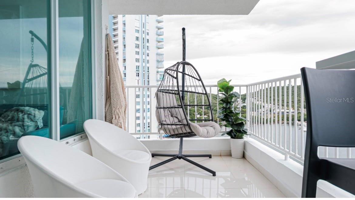 100 AVE MARINA VIEW DOS MARINAS 1210