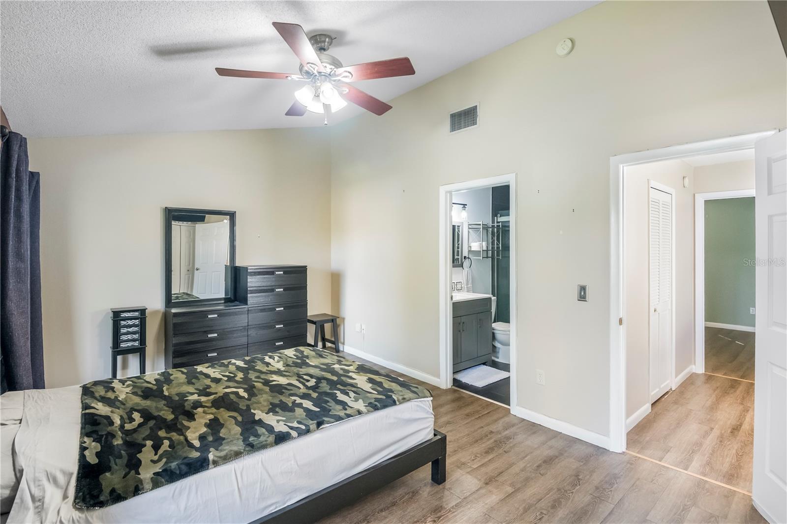 WATERS EDGE UNIT 01 A REP - Residential