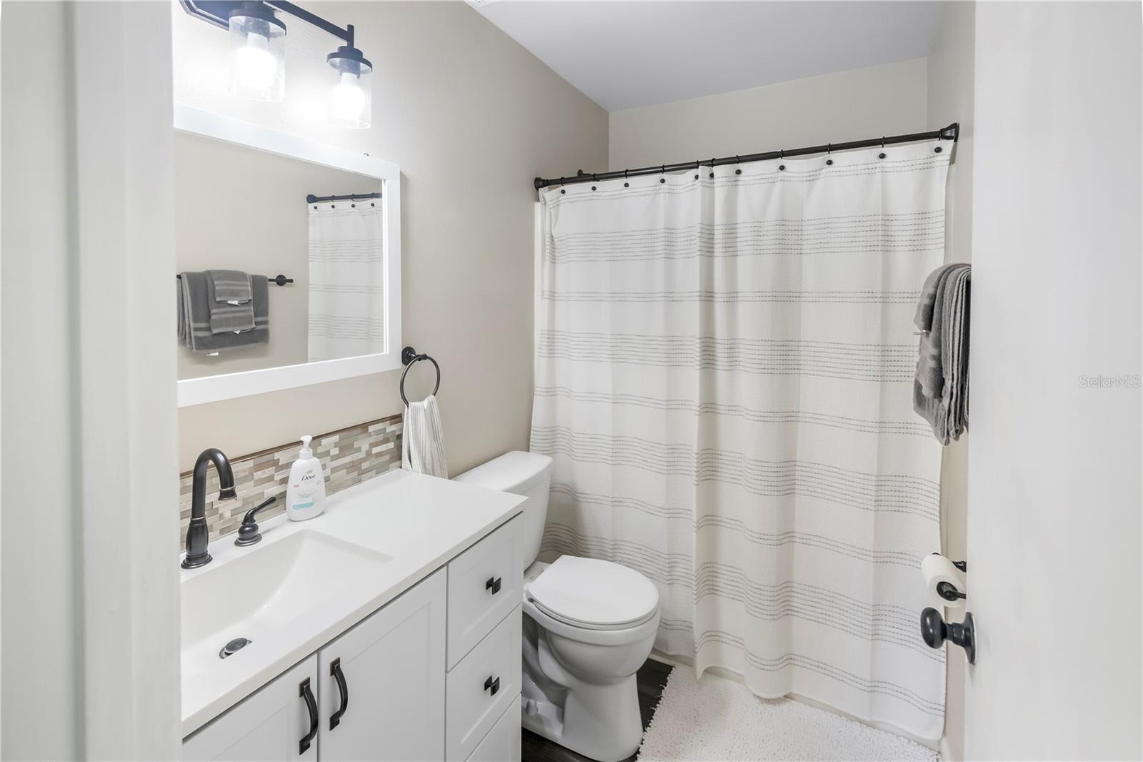 WATERS EDGE UNIT 01 A REP - Residential