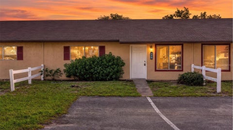 Photo of 459 W Rosewood Lane, Tavares, FL 32778 (MLS # G5119487)