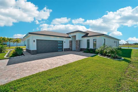 A home in AUBURNDALE