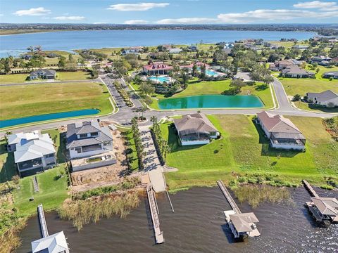 A home in AUBURNDALE