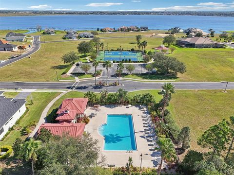 A home in AUBURNDALE