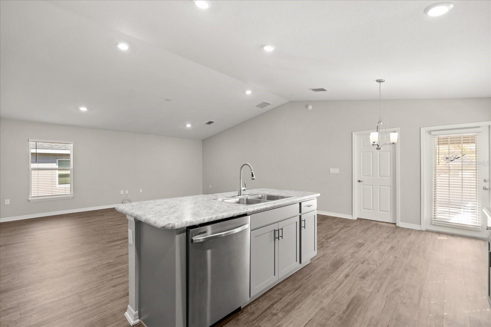 HIGHLAND MDWS PH 7 - Residential Lease