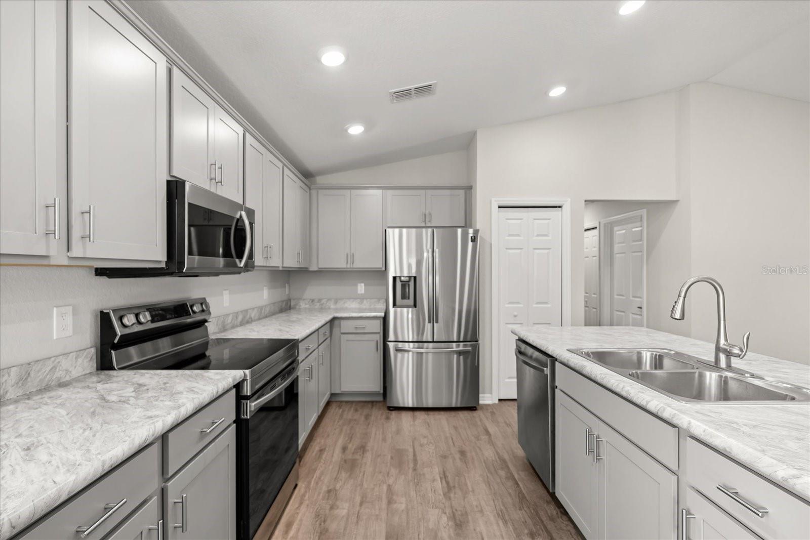 HIGHLAND MDWS PH 7 - Residential Lease