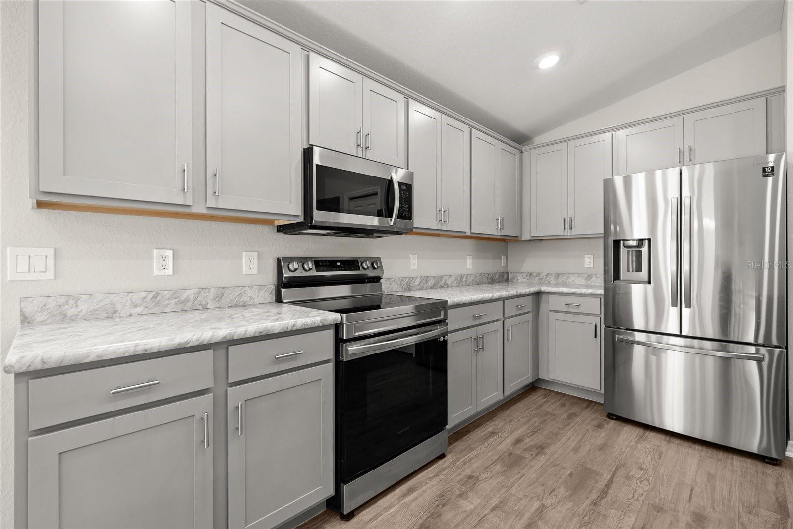 HIGHLAND MDWS PH 7 - Residential Lease