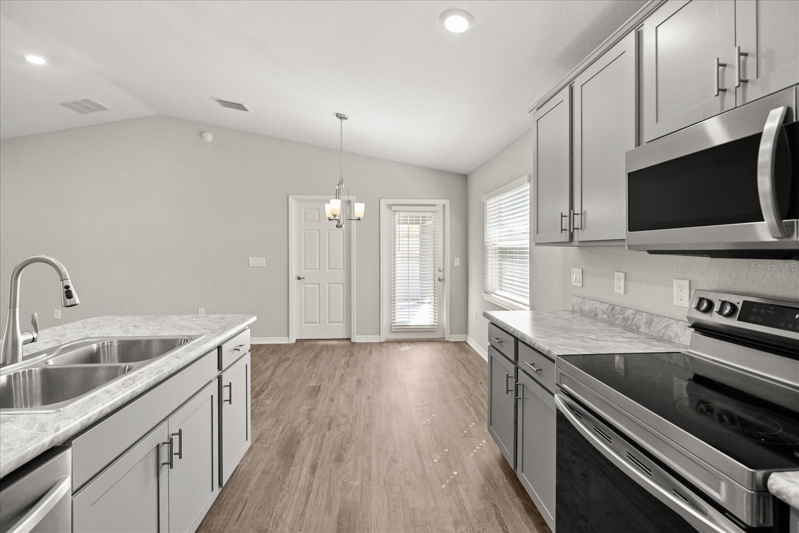 HIGHLAND MDWS PH 7 - Residential Lease