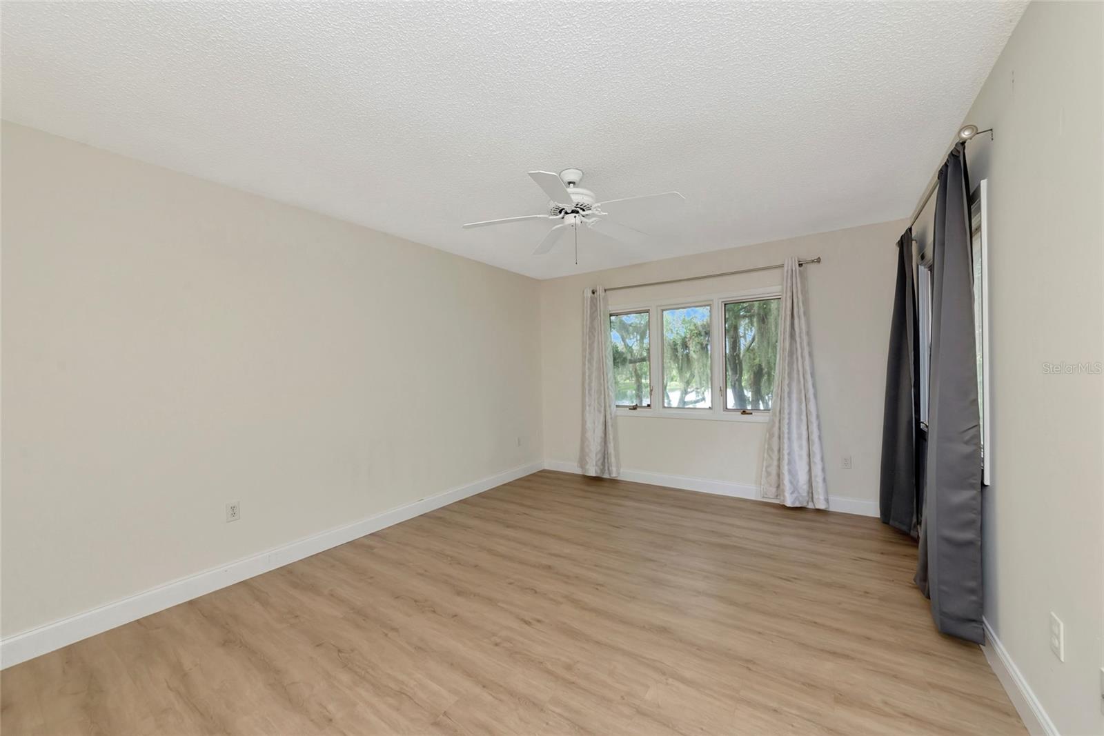 LONGWOOD VILLAS - Residential