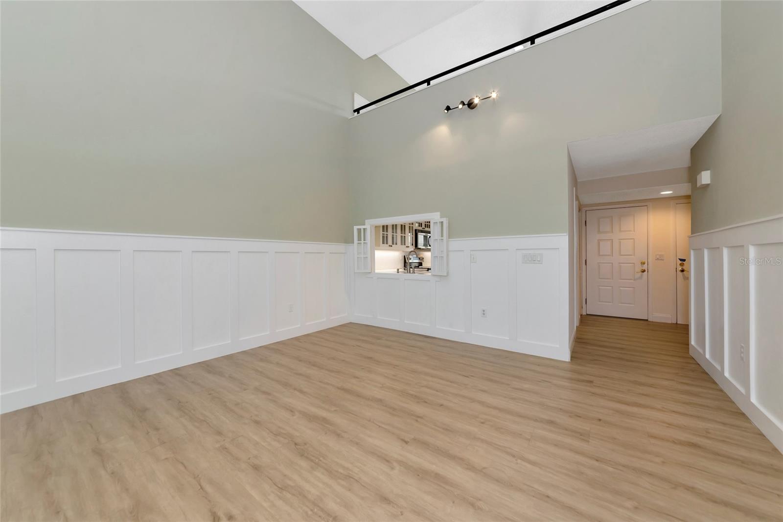 LONGWOOD VILLAS - Residential