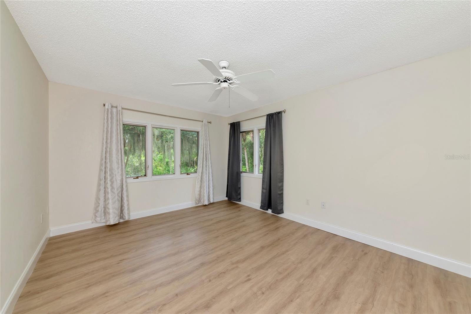 LONGWOOD VILLAS - Residential