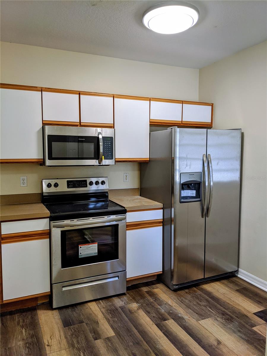 VILLAGES OF BLOOMINGDALE CONDO - Residential Lease