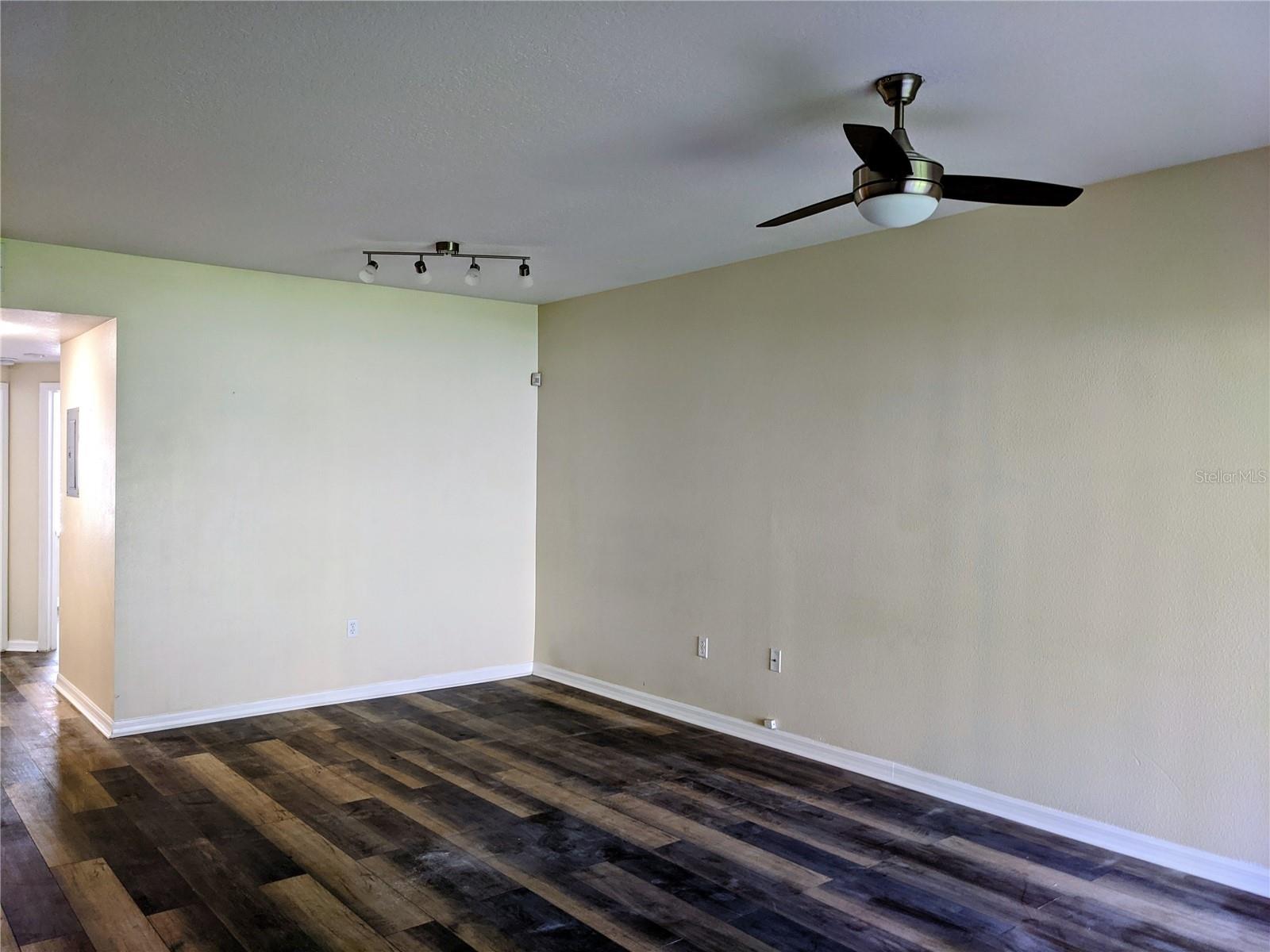 VILLAGES OF BLOOMINGDALE CONDO - Residential Lease