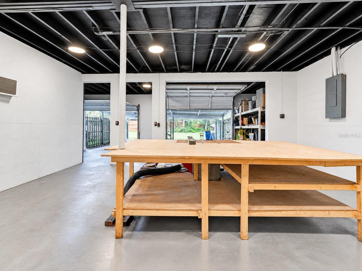 Casas a venda 3 - Jen Dantas 1800 JAMES STREET