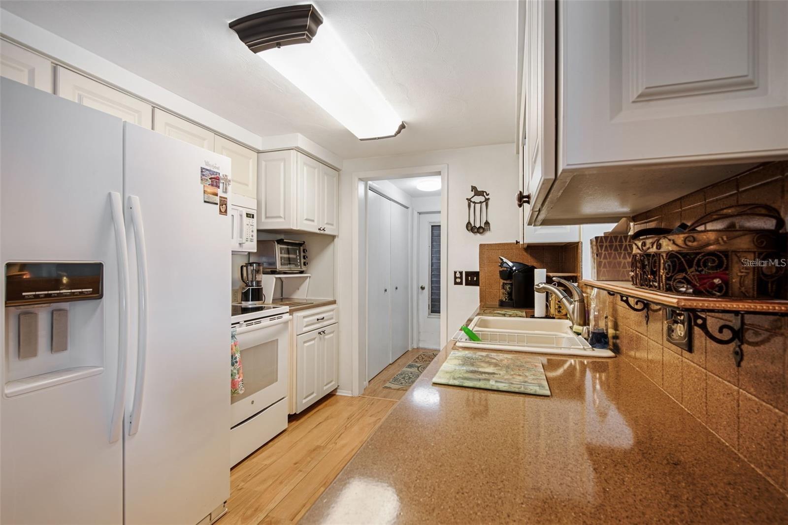 COLONIAL HILLS - Residential