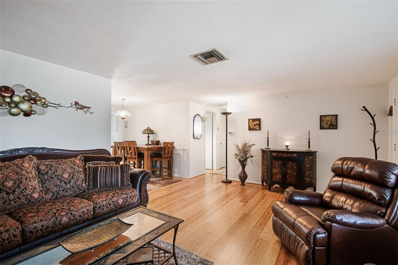 COLONIAL HILLS - Residential