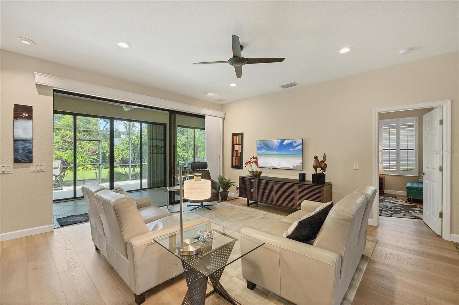 LAKERIDGE FALLS - Residential