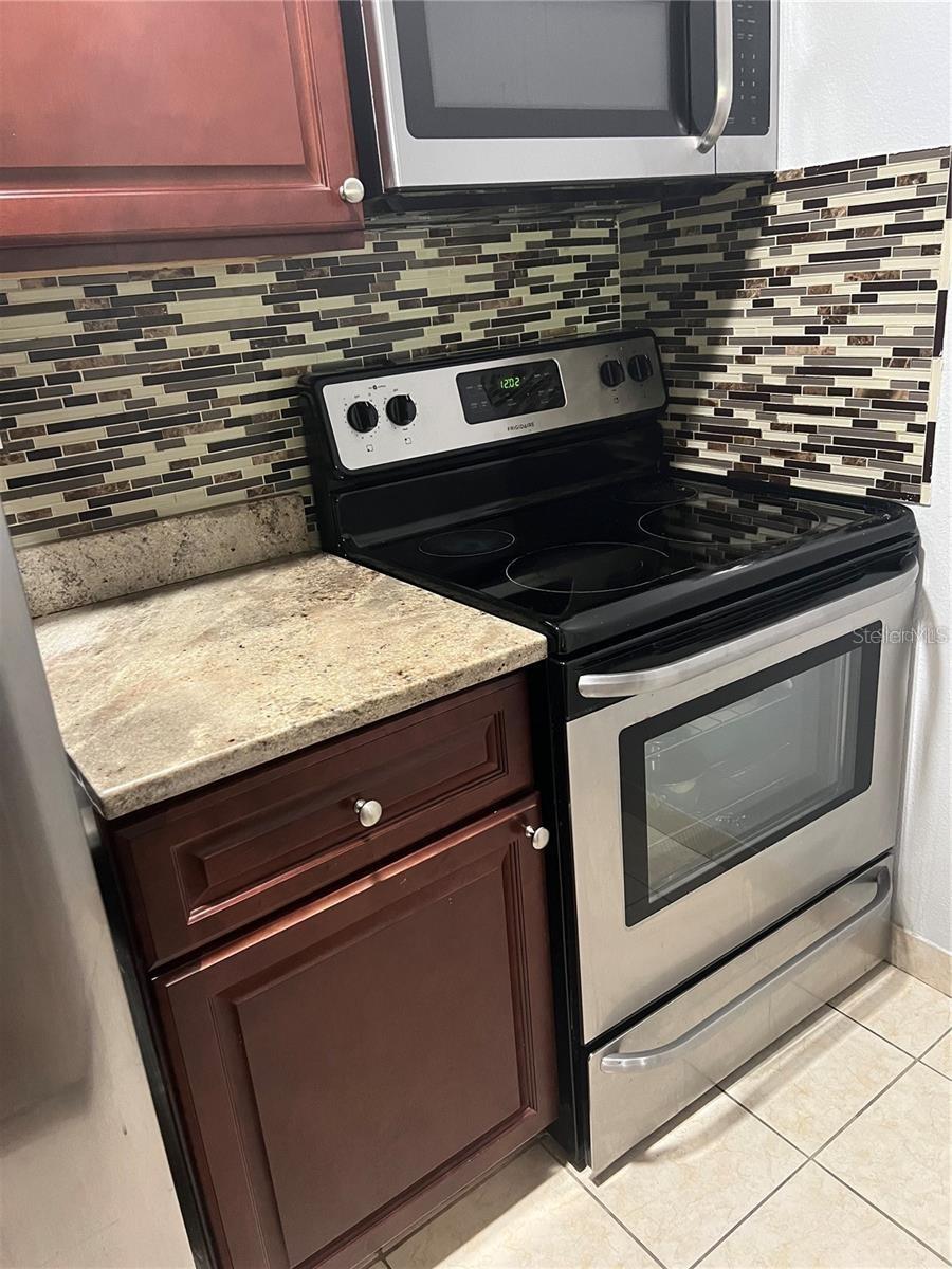 THE GRAND RESERVE CONDO - Residential Lease