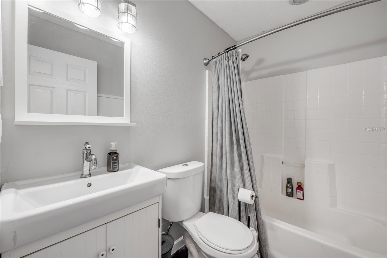 FLORIDA SHORES #11 - Residential Lease